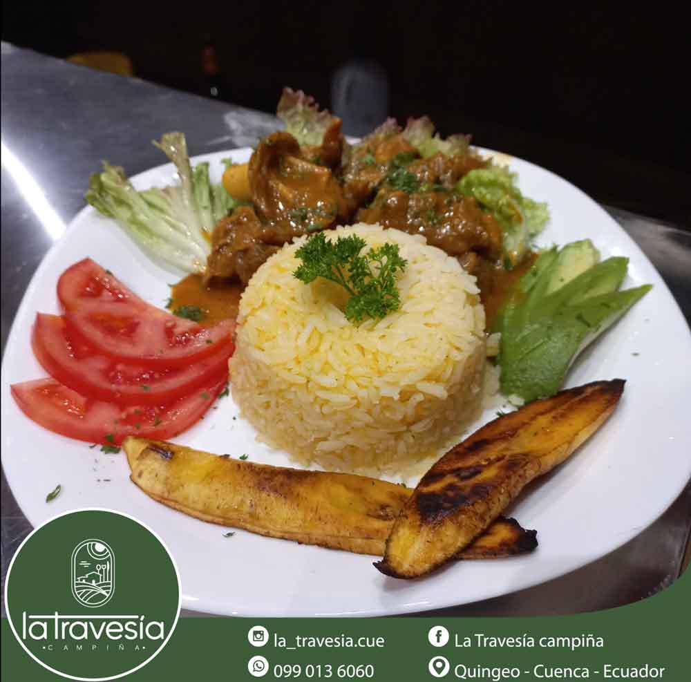 Seco de chivo con arroz amarillo y maduro